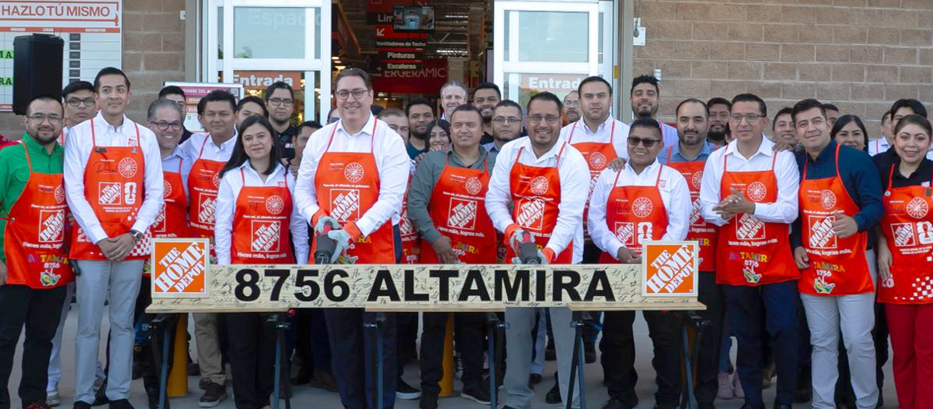 Apertura de la tienda Altamira