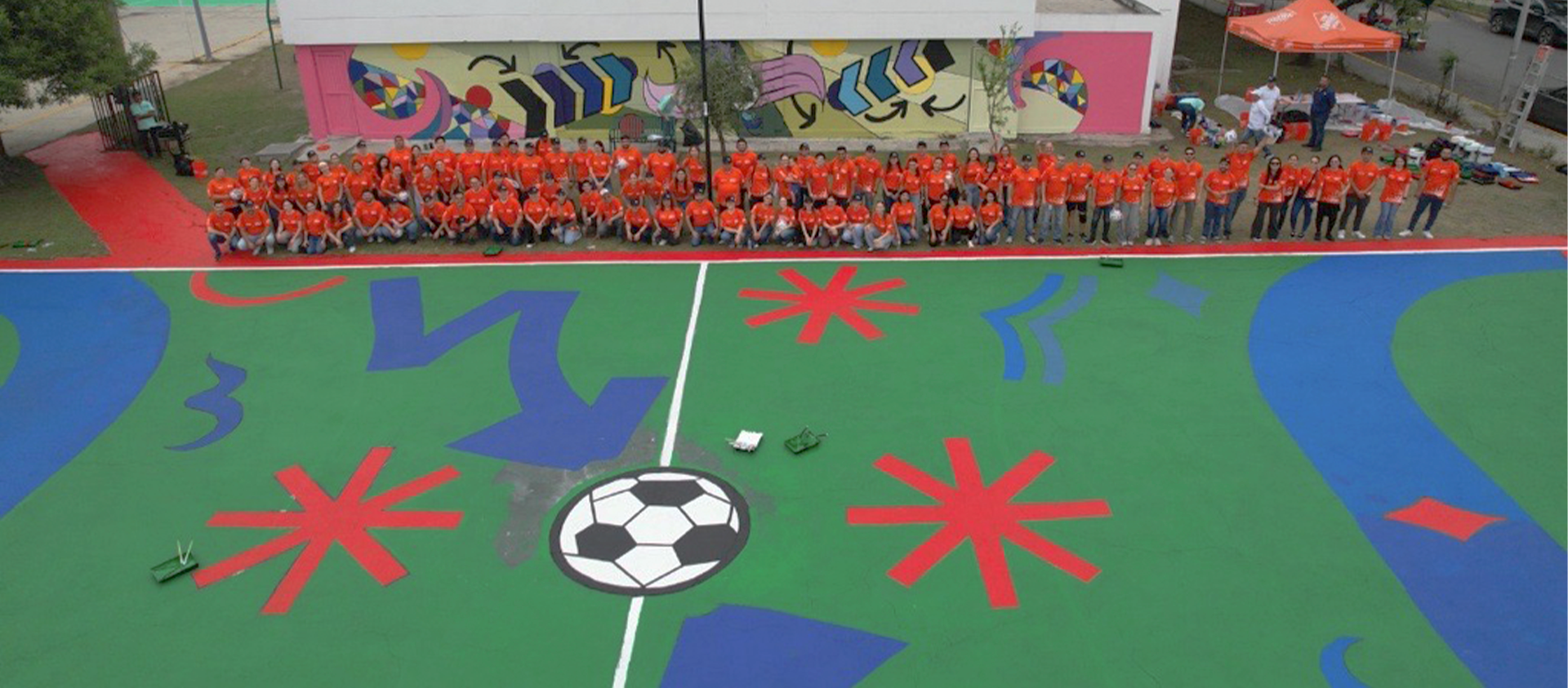 100 canchas, 100 comunidades